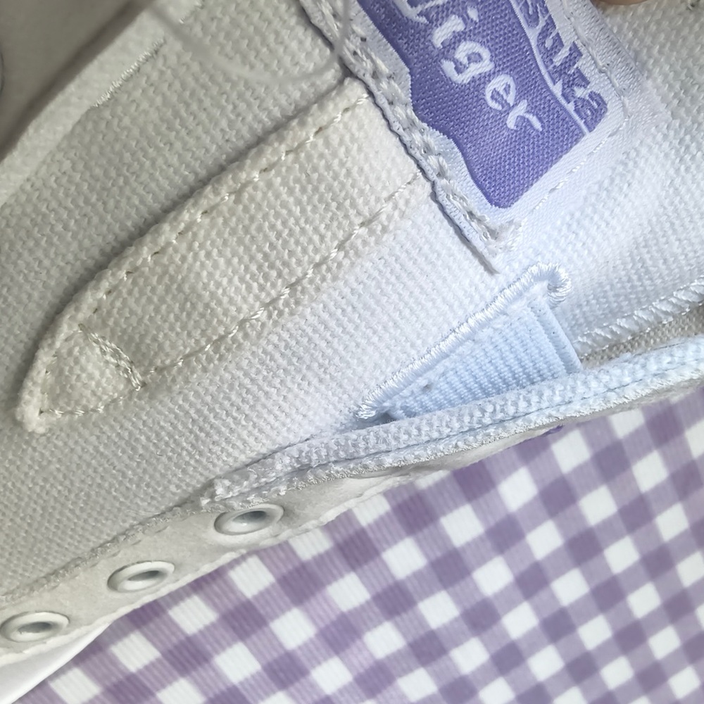 Onitsuka Tiger White Sneakers with Light Purple Stripes - Picture 9 of 11